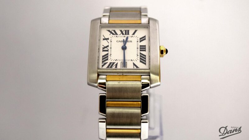 FOTO_CARTIER_DANS_FRENTE_LUZ Venta Cartier Tank Française ref. 2302